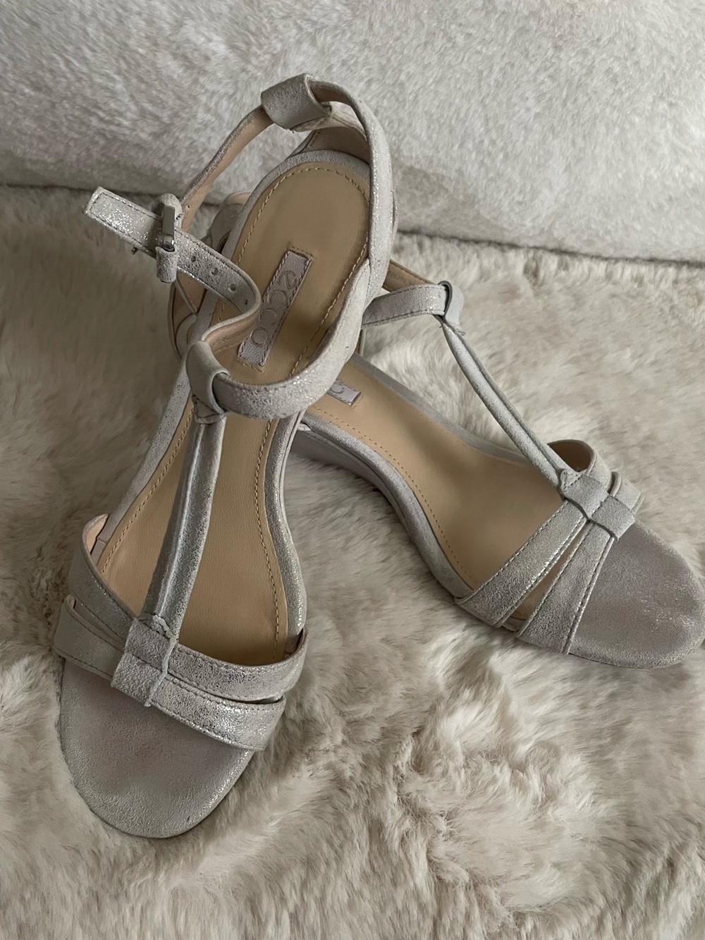 ECCO Metallic Silver T-Strap Suede Sandals for Women